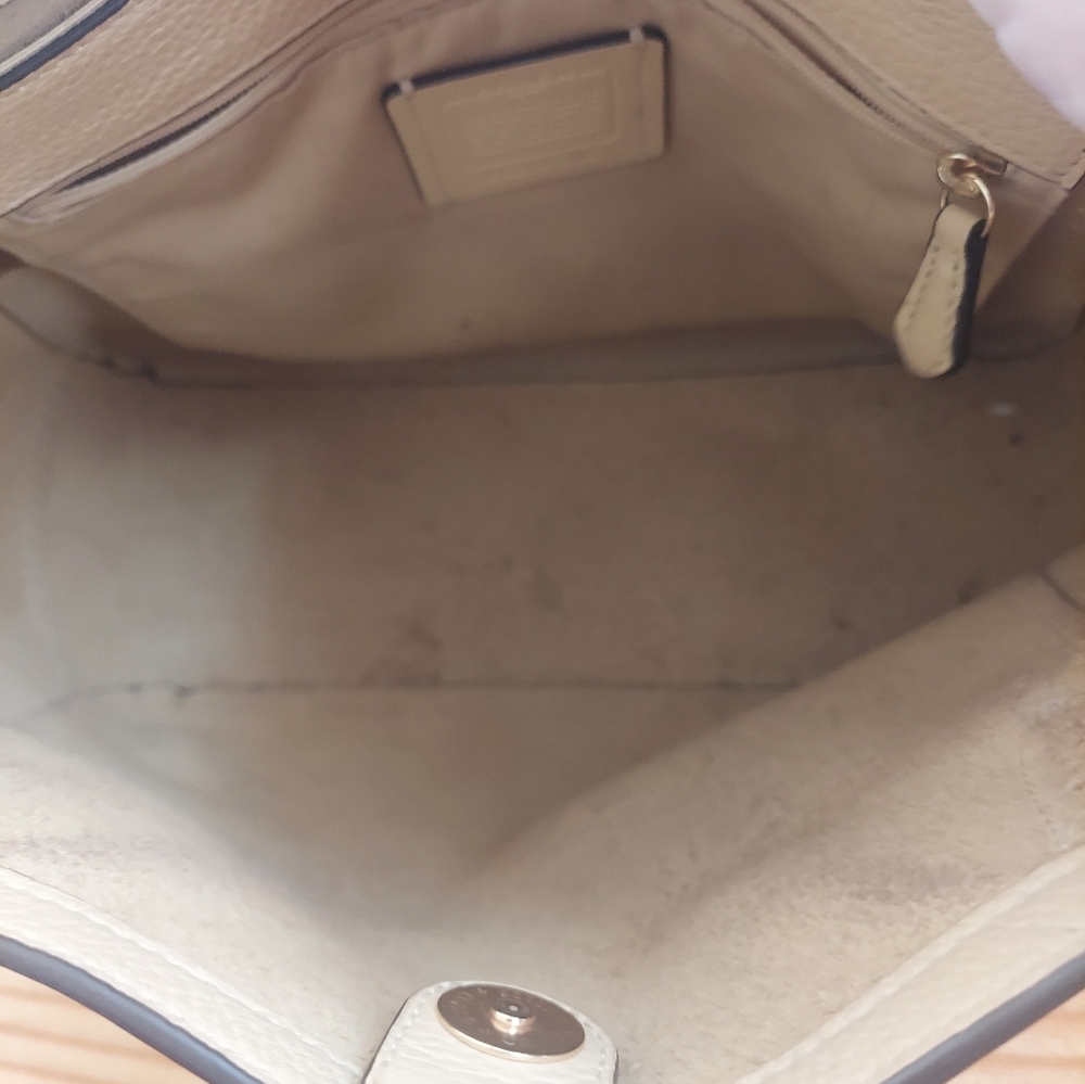 Coach 3 Pc. Horse and Carriage Cream Tote, Wallet and Large Coach Dusty - Picture 3 of 12